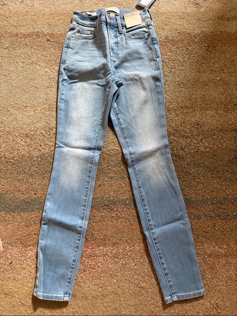 Universal Thread Light Wash Skinny Jeans - Light Blue